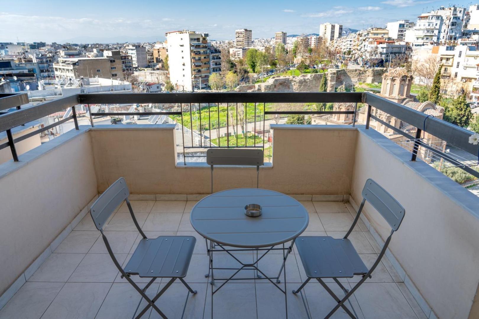 Kosmos Service Apartment Beautiful Studio 3 With Additional Cost Parking Tesalónica Exterior foto